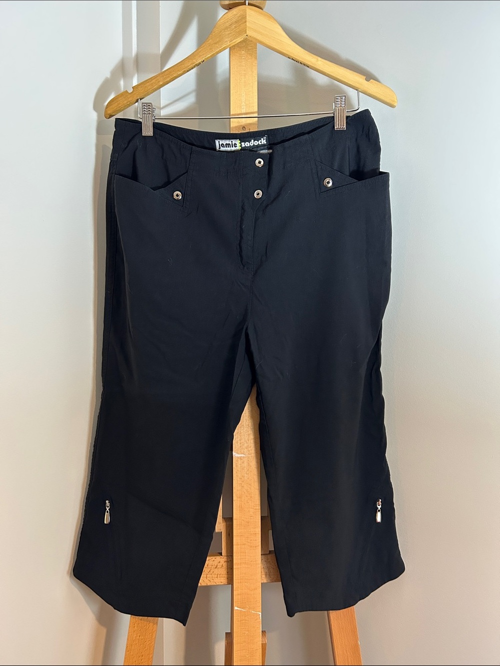 jamie sadock Black Cropped Golf capris with Hem Zips